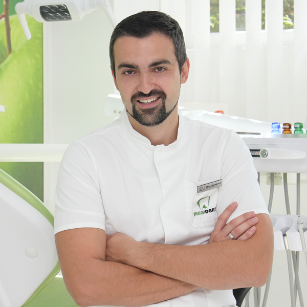 Dr Milan Knežević